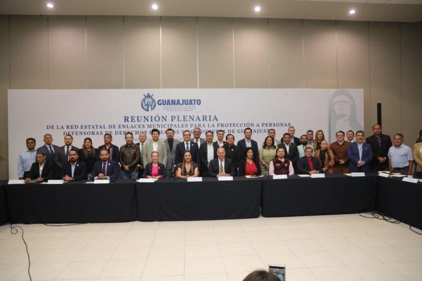 Gobierno estatal colabora con municipios en defensa de derechos humanos y expresión.