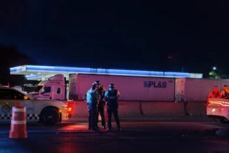 Guanajuato: Hombre fallece tras accidente en motocicleta contra muro de contención