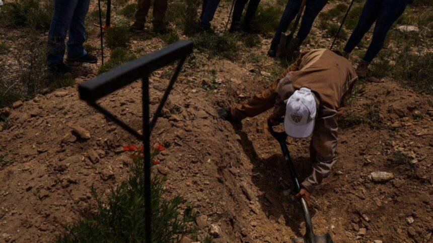 Hallan 11 bolsas con restos humanos en Tlajomulco de Zúñiga, Jalisco