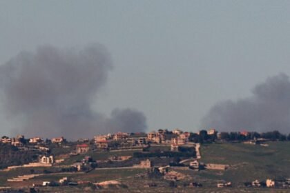 Hezbolá e Israel reanudan ataques a pesar del alto el fuego negociado en Washington