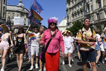 Hungría celebra su primera marcha LGBT tras la derrota de Orbán.