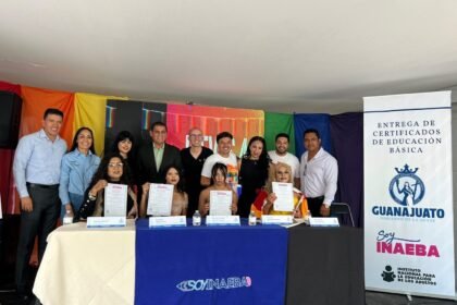 INAEBA y Familia Ofarrell A.C. firman convenio durante el Mes del Orgullo.