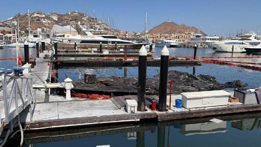 Inician investigación por incendio de embarcaciones en Cabo San Lucas y hallazgo de cuerpo.