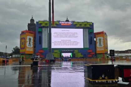 Intensa lluvia en CDMX suspende Fan Fest del Mundial en Zócalo