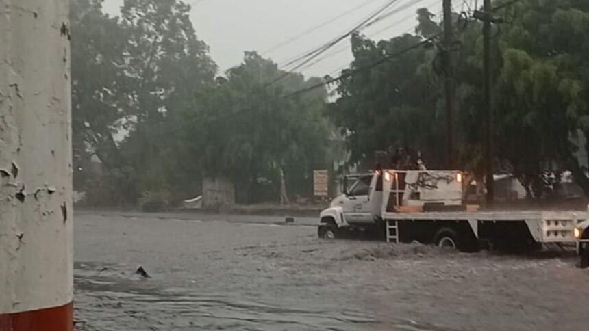 Inundaciones en Edomex causan suspensión del servicio del Mexibús
