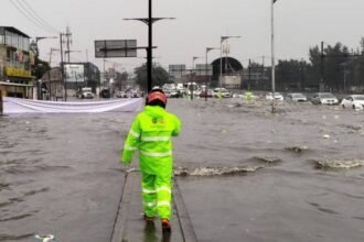 Inundaciones y caos vial por intensas lluvias en la Ciudad de México