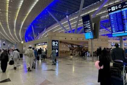 Irán suspende vuelos tras escalada de ataques con Israel en Medio Oriente