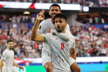 Irán y Nueva Zelanda protagonizan un emocionante empate lleno de goles