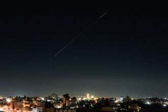 Israel intercepta 11 misiles lanzados desde Irán en múltiples ataques.