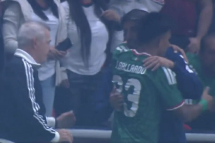 Javier Aguirre lleva a Jesús Gallardo a disculparse con Paunovic