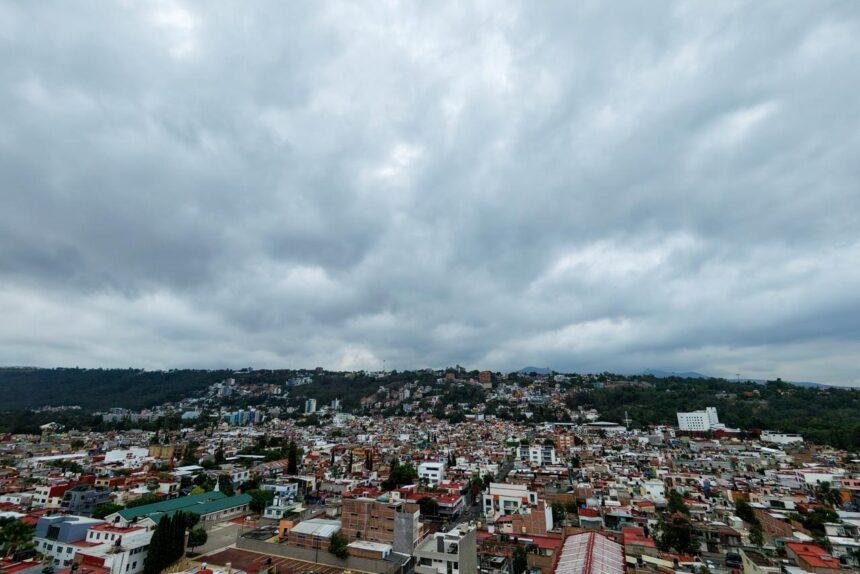 Jueves de calor intenso y probabilidad de lluvias en Michoacán