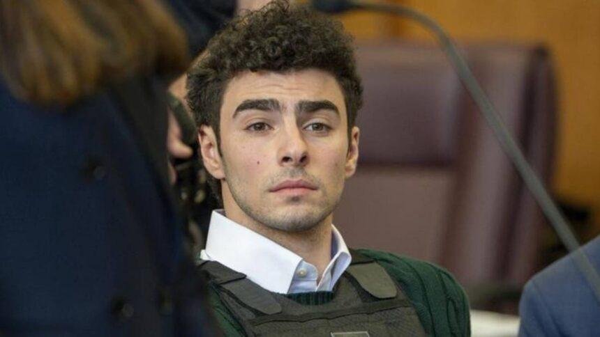 Jueza federal pospone juicio de Luigi Mangione por homicidio hasta enero