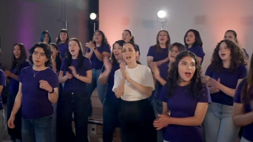 Julieta Venegas cierra comentarios en YouTube tras críticas a su canción
