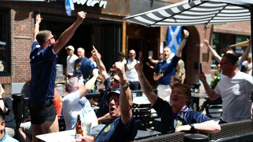 La cerveza se agota en los bares de Boston por los aficionados escoceses
