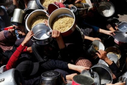La OMS alerta sobre 1.5 millones de muertes anuales por alimentos contaminados
