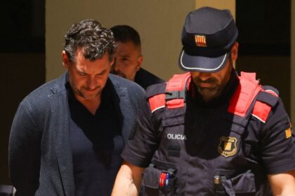 lider de mango llama a emergencias tras caida de su Líder de Mango llama a emergencias tras caída de su padre en España