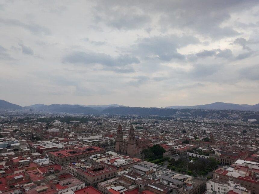 Martes de altas temperaturas y lluvias en Michoacán