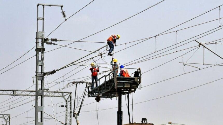 Más de 655 millones de personas carecen de electricidad en 2024 globalmente