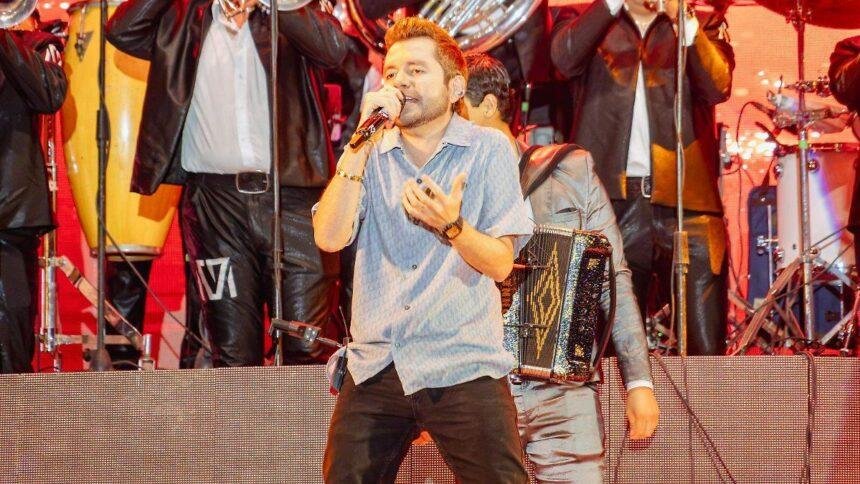 Memo Garza atrae a cientos al Teatro del Pueblo en San Juan 2026