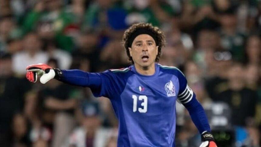 Memo Ochoa, el primer mexicano en jugar seis Mundiales