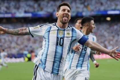 messi brilla con triplete y se convierte en el maximo Messi brilla con triplete y se convierte en el máximo goleador mundialista