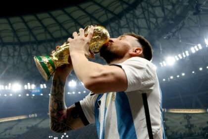 messi hace historia al jugar su sexta copa del mundo Messi hace historia al jugar su sexta Copa del Mundo