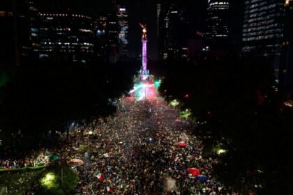 México celebra el triunfo ante Corea del Sur con miles en CDMX