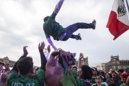 México celebra victoria sobre Corea del Sur en Fan Fest del Zócalo