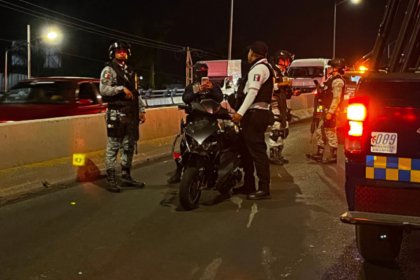 Motociclista atropella a dos elementos de la Guardia Nacional en Irapuato