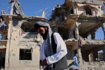 Pakistán realiza bombardeos en Afganistán, causando numerosas víctimas civiles.