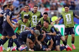Paraguay sorprende y vence a Turquía con un jugador menos