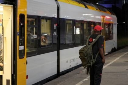 Parálisis en el servicio ferroviario de Alemania debido a fallas en comunicación