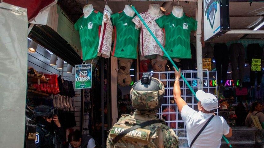 pirateria en el mundial genera perdidas de mas de 400 Piratería en el Mundial genera pérdidas de más de 400 mdp en México.