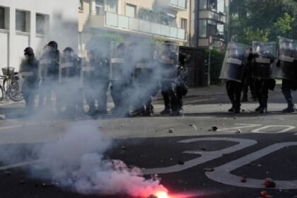 Protestas masivas contra el G7 en Ginebra con alto despliegue policial