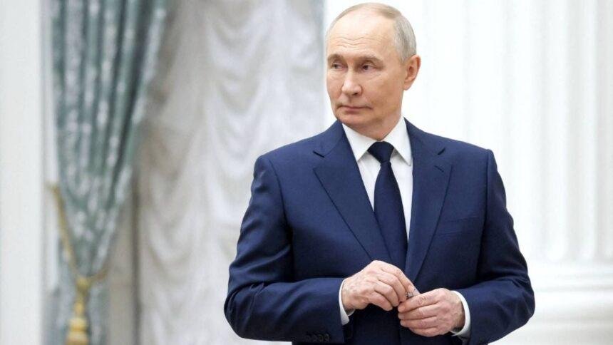 Putin felicita a Trump por su cumpleaños y discute acuerdo con Irán