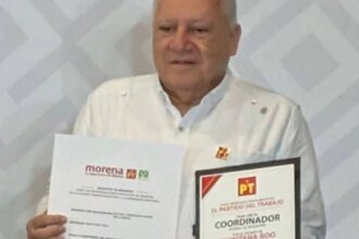 Rafael Marín Mollinedo se registra como aspirante de Morena sin necesidad de aprobación.