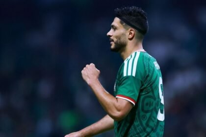 Raúl Jiménez empata a Jared Borgetti como segundo goleador histórico de México