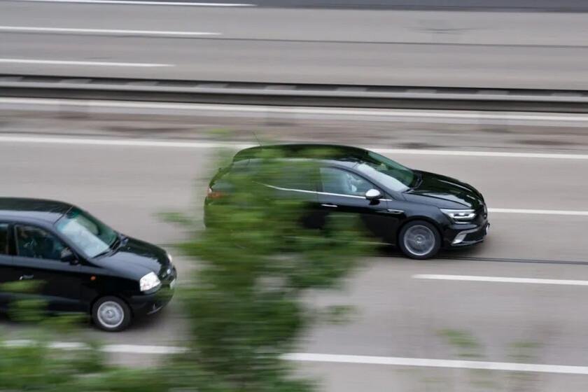 Rebasar por la derecha en carretera: excepciones legales en México