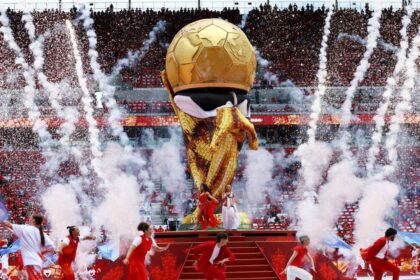 replica de la copa del mundo se desinfla en la Réplica de la Copa del Mundo se desinfla en la inauguración en Canadá