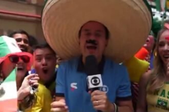 Reportero brasileño se vuelve viral por bigote falso y tequila mexicano