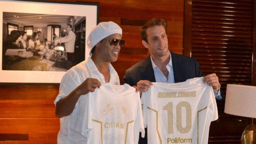 ronaldinho regresa al futbol profesional a los 46 anos en Ronaldinho regresa al fútbol profesional a los 46 años en Italia