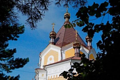 Rusia expulsa a pastor estadounidense por solicitar oraciones por Trump