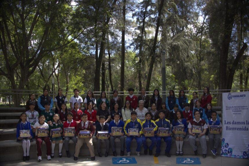 seg reconoce a estudiantes ganadores del iv concurso estatal de SEG reconoce a estudiantes ganadores del IV Concurso Estatal de Ciencias 2026.