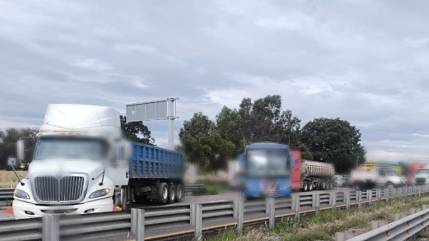 Segob advierte movilizaciones de transportistas, sin bloqueos en carreteras del sur.