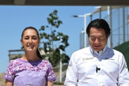 Sheinbaum impulsa regulación del uso de teléfonos móviles en menores de edad.