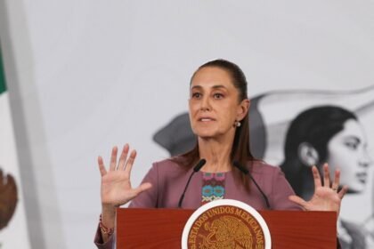 Sheinbaum rechaza como falsa entrevista de Carlos Monsiváis sobre AMLO