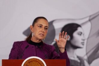 Sheinbaum se abstiene de respaldar candidatos presidenciales en Colombia.