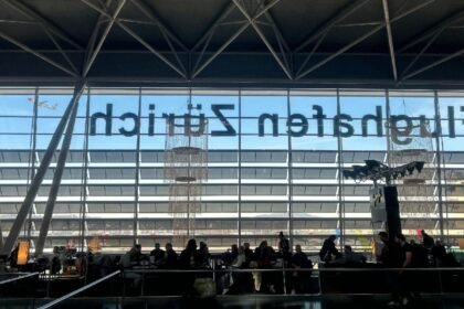 Suiza cancela 26 vuelos por cierre del espacio aéreo en negociaciones de paz