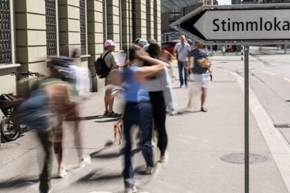 Suiza rechaza control de natalidad y mantiene la estabilidad con la Unión Europea
