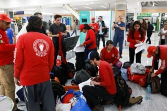 Topos de México llegan a Venezuela para apoyar labores de rescate